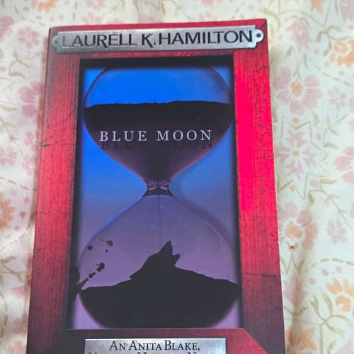 Laurell hamilton blue moon - laurell,