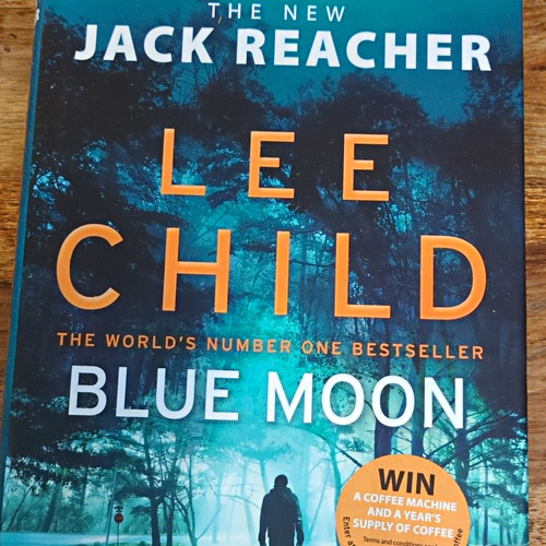 Blue moon lee child 2019 - hb,